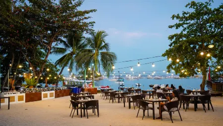 Cebu White Sands Resort and Spa Отели в г. Лапу-Лапу