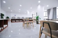 Xingyuan Holiday Hotel