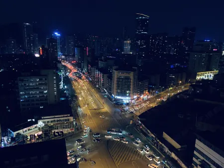 Tianhao Huaxiangcun Hotel Отели рядом с достопримечательностью «Guizhou Botanical Garden»