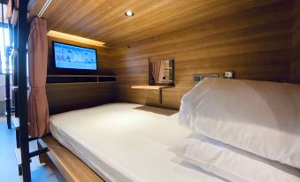 Oinn Hotel & Hostel Tainan