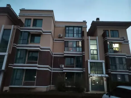 A youth hostel·B&B with sea views (Golden Beach Beer City)