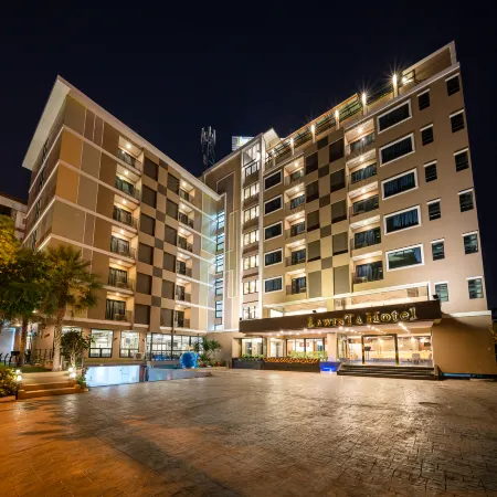 LawinTa Hotel Pattaya Отели рядом с достопримечательностью «Массаж Смайл»