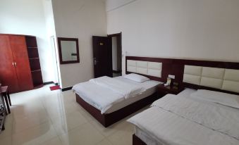 Yuanmou Jiatai Business Hotel