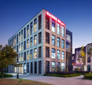 Ibis Hotel (Hangzhou Future Technology City Haichuangyuan)