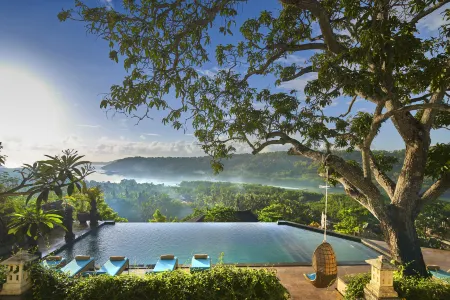 The Acala Shri Sedana Отели рядом с достопримечательностью «Нуса Лембонган»