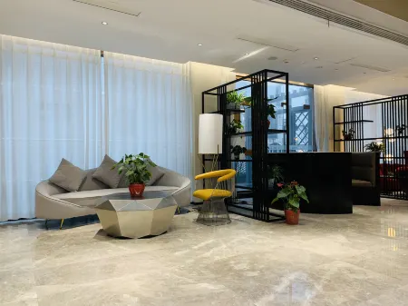 Jianguo Hidden Hotel(Yangzhou Thin West Lake) Отели рядом с достопримечательностью «Sui Emperor Yang’s Tomb»