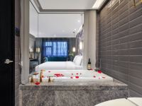桔子水晶北京南站酒店 - 江南豪华大床房-带浴缸