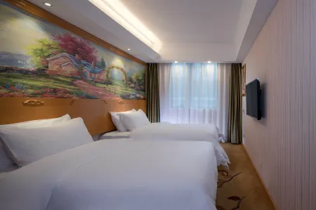 Vienna Hotel (Shaoguan Renhua Danxia Mountain Scenic Area Branch) Отели рядом с достопримечательностью «Zhanglao Peak»