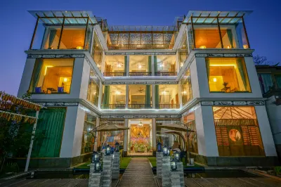 麗江合和福居精品民宿（三義機場店） 麗江三義國際機場附近的飯店