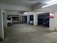 Hyatt Hotel (Fukawa Komeito Pedestrian Street Branch) - Bãi đậu xe