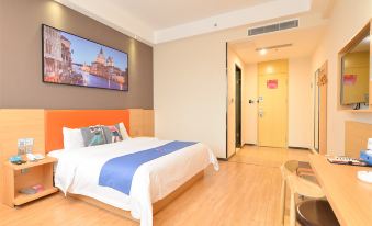 Pai Hotel (Zhuhai Career Technical College, Aviation City Seaview) - Housity