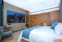 He Hotel