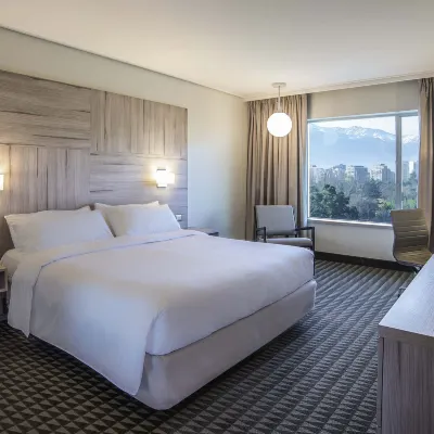 Pullman Santiago Vitacura Hotel dekat Rumah Sakit Fach