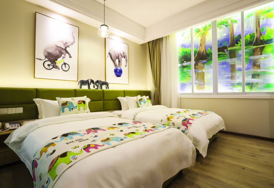 리버 & 홀리데이 호텔