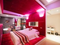 广州亿达酒店 - 浪漫主题大床房