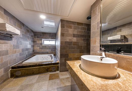 DH 네상스 호텔 객실 내부