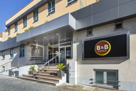 B&B HOTEL Braga Lamaçaes Отели рядом с достопримечательностью «Бон-Жезуш-ду-Монте»