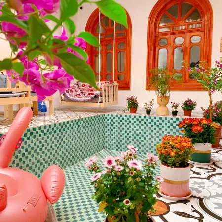 At that time,Kashigar was a homestay