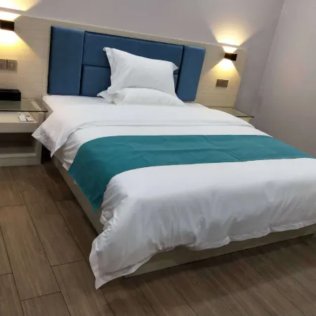 Pingguo May Day Convenient Hotel