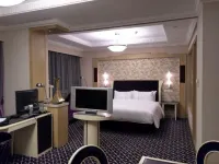 Dynasty Hotel Hotels near Longxu Pond