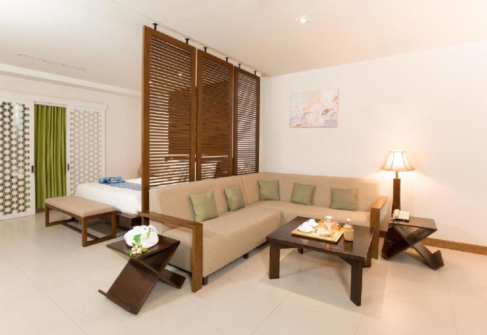 5. 더 클리프 리조..