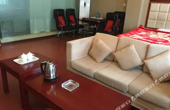 洛南德馨商務賓館