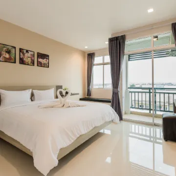 Evergreen Suite Hotel Отели рядом с достопримечательностью «Парк «Си-Тапи»»