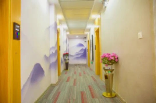 Junyi Chain Hotel (Fei County Shangye Zijing Plaza)