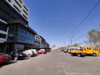 錦疆都城飯店（阿拉善左旗店） - 停車場