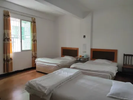 Xingfu Hostel Отели рядом с достопримечательностью «Donghua Mountain»