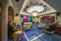 Golden Phoenix Hotel - Gym