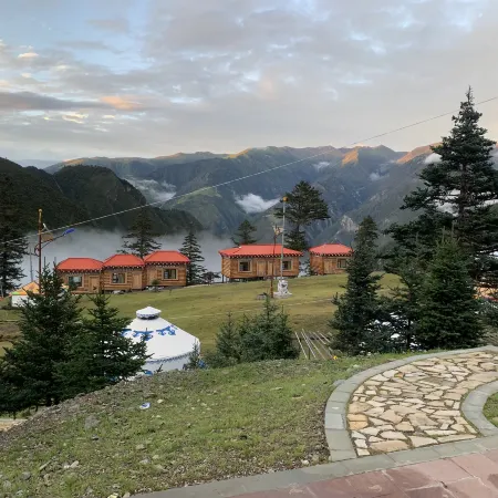 Xinlongcuokahu Leisure Mountain Villa