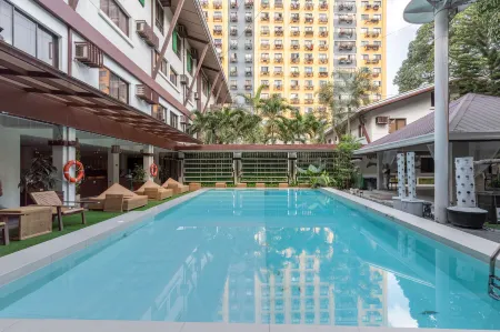 The Selah Garden Hotel Отели рядом с достопримечательностью «Upside Down Museum»