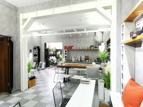 Lazy Cat Hostel - 2 ดาว