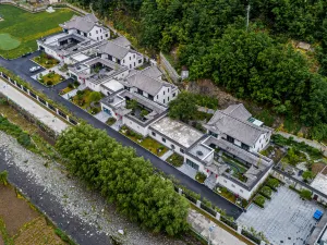 Zhashui Horse House Guesthouse