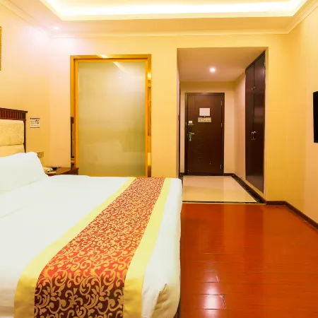 Linghang Garden Hotel (Shenzhen Daqianli Pingzhou Subway Station) Отели рядом с достопримечательностью «Станция метро Pingzhou »