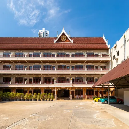 Tony Resort