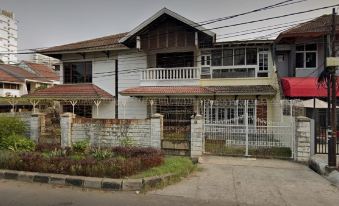 RedDoorz Plus Near Mall Kelapa Gading