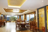 Longji Terrace Lexuan • Yinxuan Homestay (Jinfoding Viewing Terrace Shop)