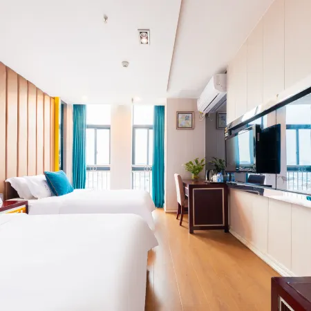 Landing International Hotel