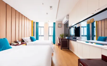 Landing International Hotel