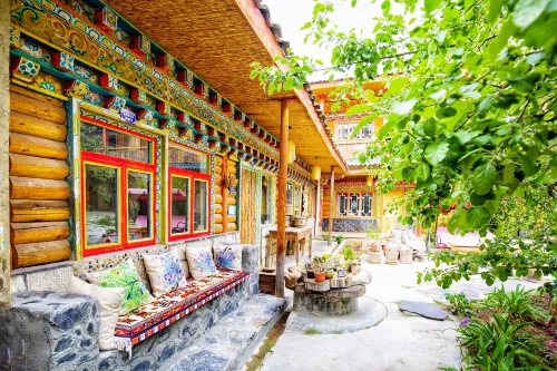 Daocheng Sanmao Homestay