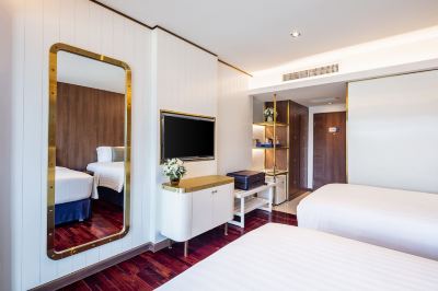 デラックスルーム(ベッド2台) エーワン ザ ロイヤル クルーズ ホテル パタヤの写真