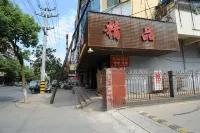 Station hotel