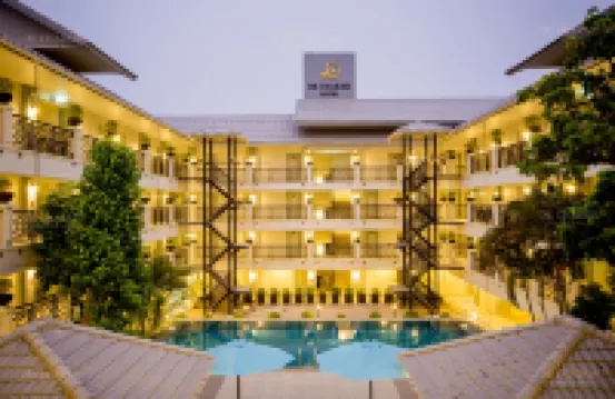 Decharme Hotel Hotels near Wat Rajamontean