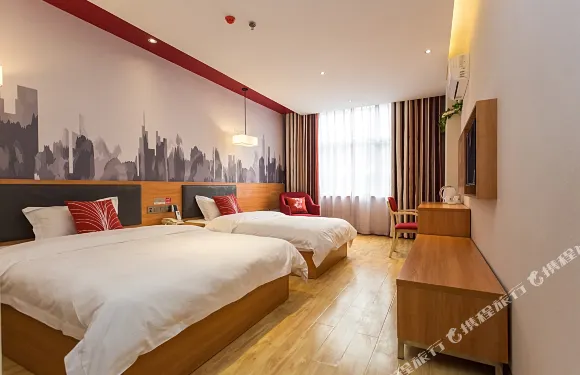 聚信悅途酒店（石首筆架山路店）