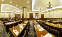 Knight's Hotel Europark Resort
