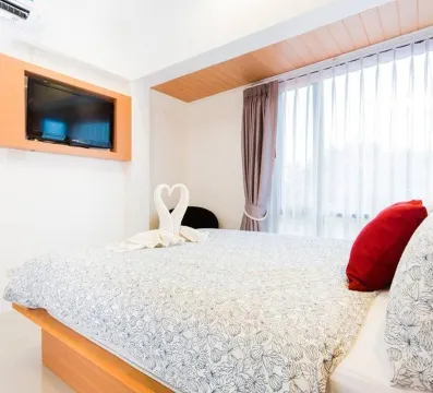 ห้องขนาดเล็ก เตียงใหญ่ (ขึ้นลงโดยใช้บันได)