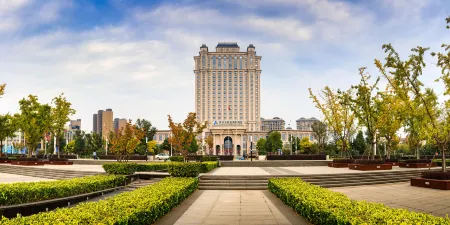 Arcadia International Hotel Отели рядом с достопримечательностью «Wanshougong»