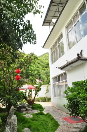 Baolong Hotel Отели рядом с достопримечательностью «Taiji Diagram»